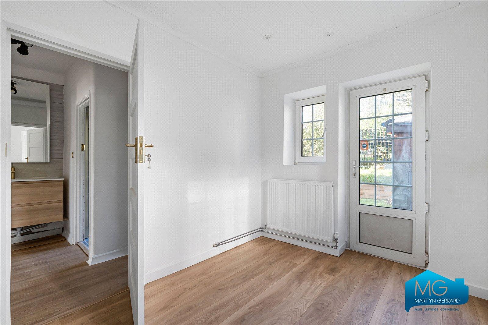 3 bedroom Ground Floor Flat to rent - Martyn Gerrard