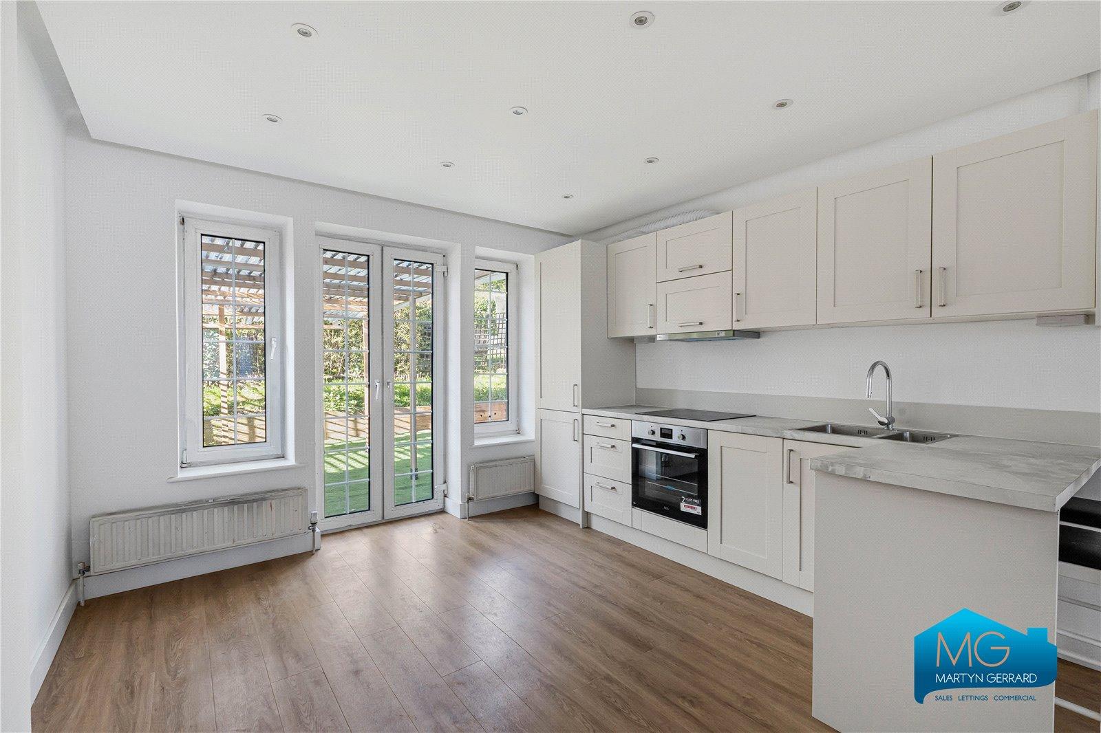 3 bedroom Ground Floor Flat to rent - Martyn Gerrard