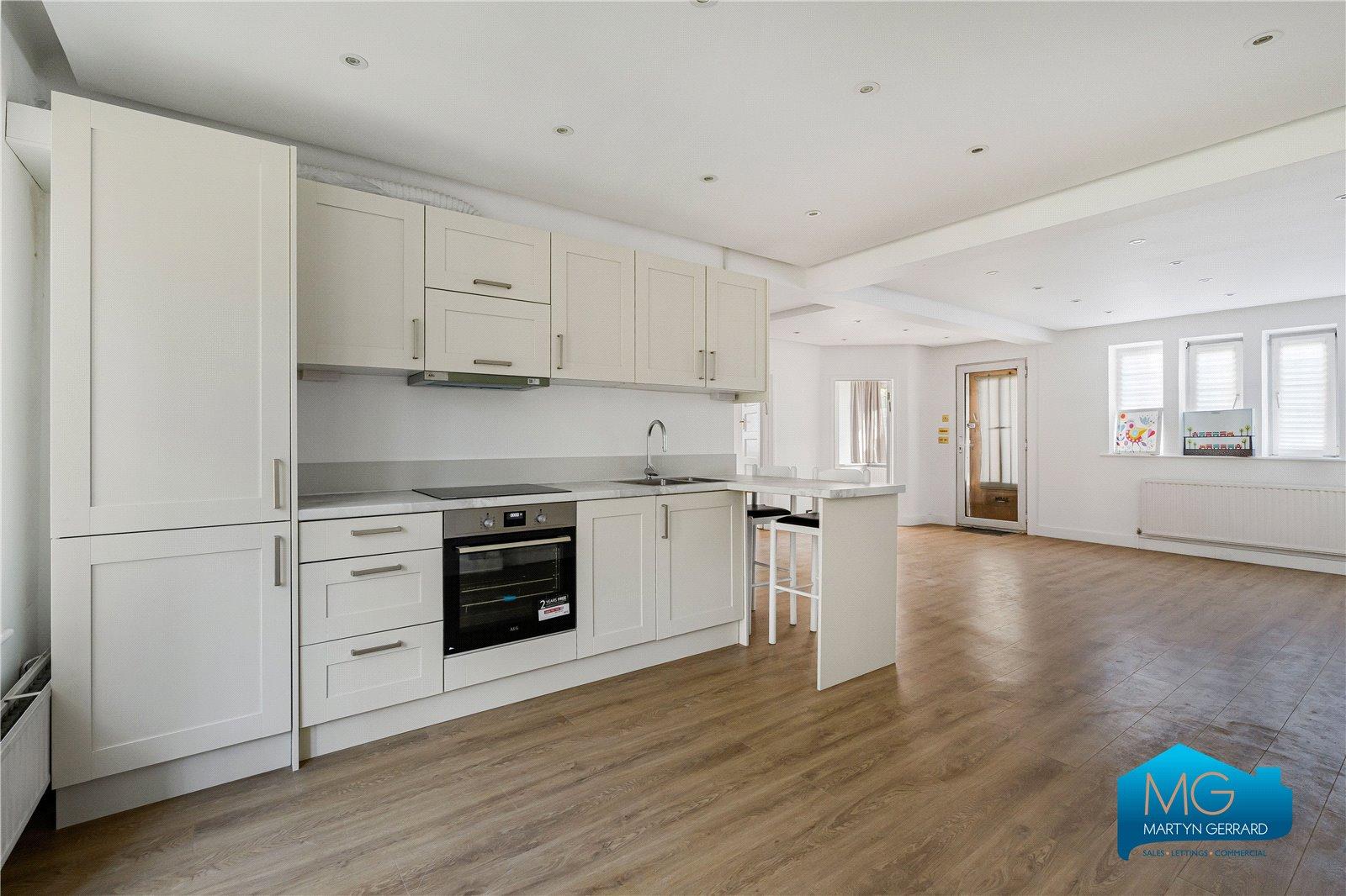 3 bedroom Ground Floor Flat to rent - Martyn Gerrard