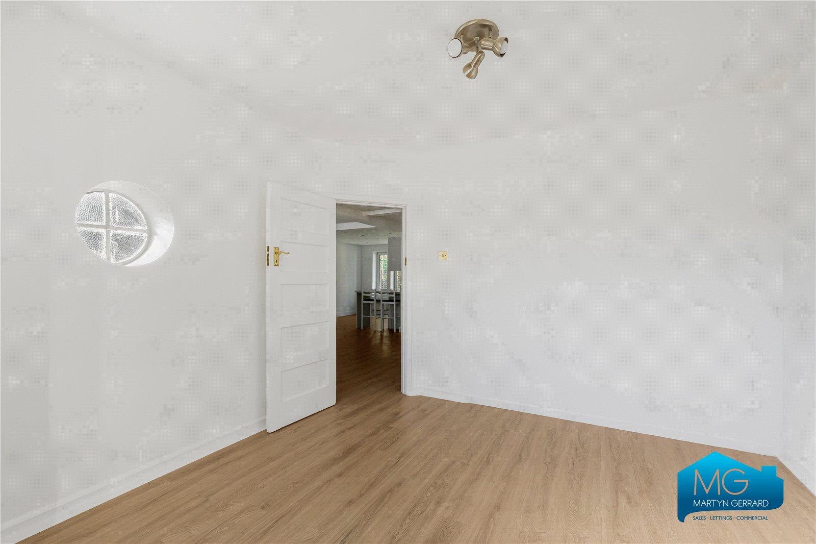 3 bedroom Ground Floor Flat to rent - Martyn Gerrard
