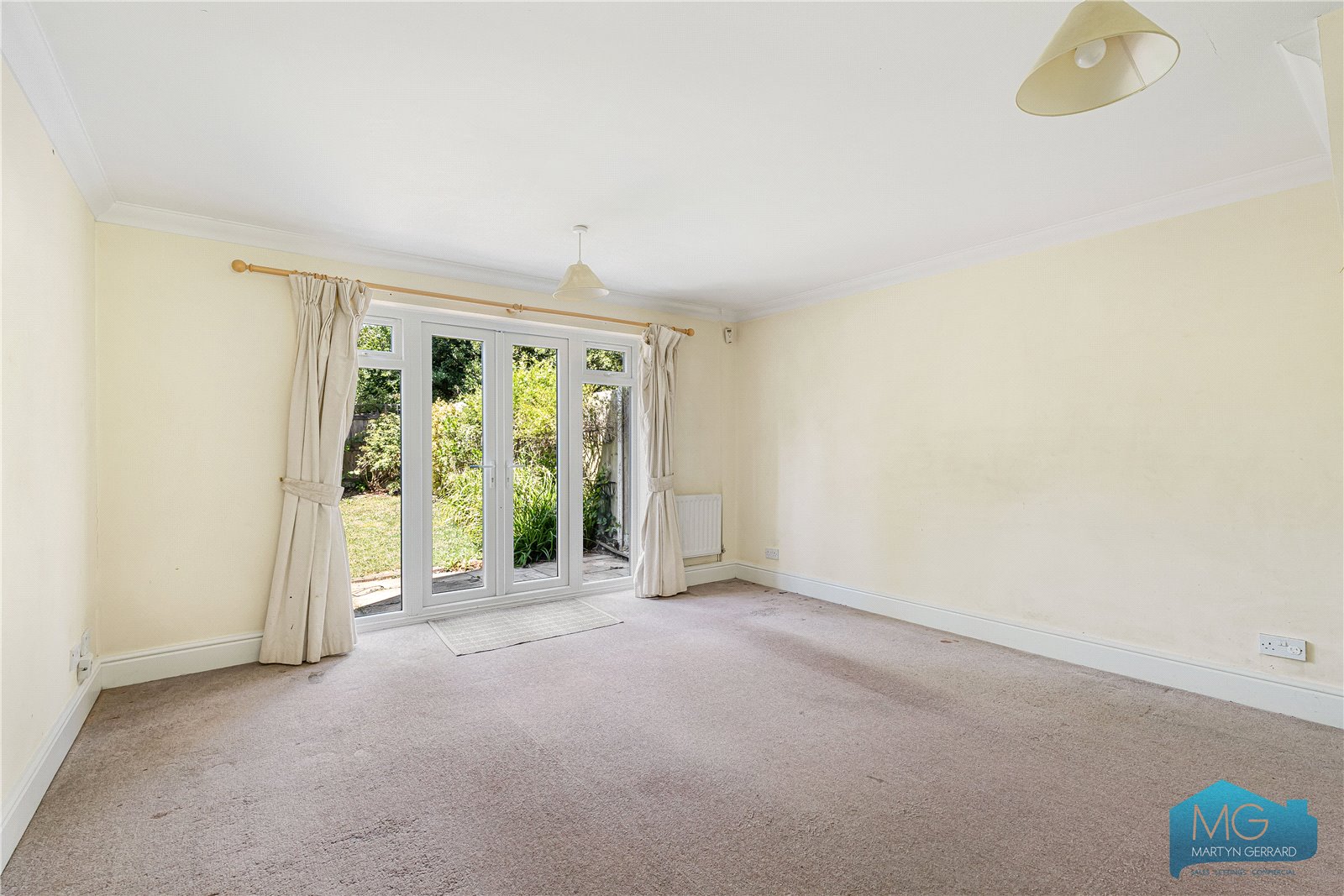 2 bedroom Terraced House for sale - Martyn Gerrard