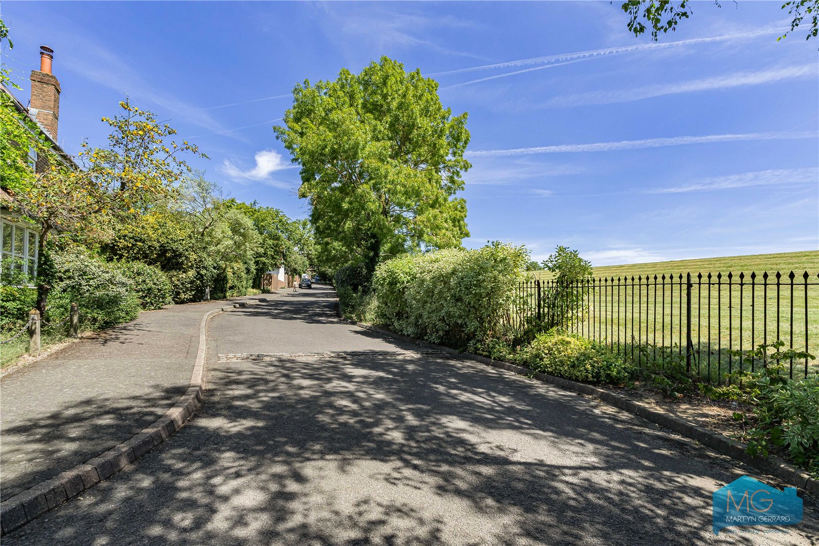 2 bedroom Terraced House for sale - Martyn Gerrard