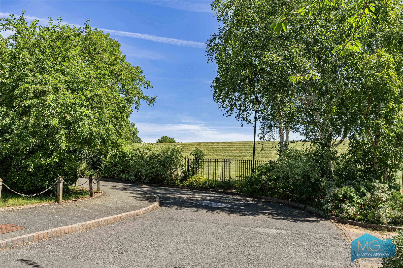 2 bedroom Terraced House for sale - Martyn Gerrard