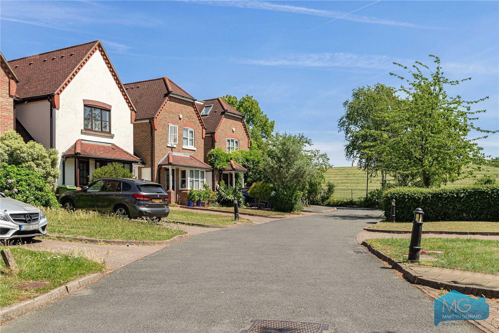2 bedroom Terraced House for sale - Martyn Gerrard