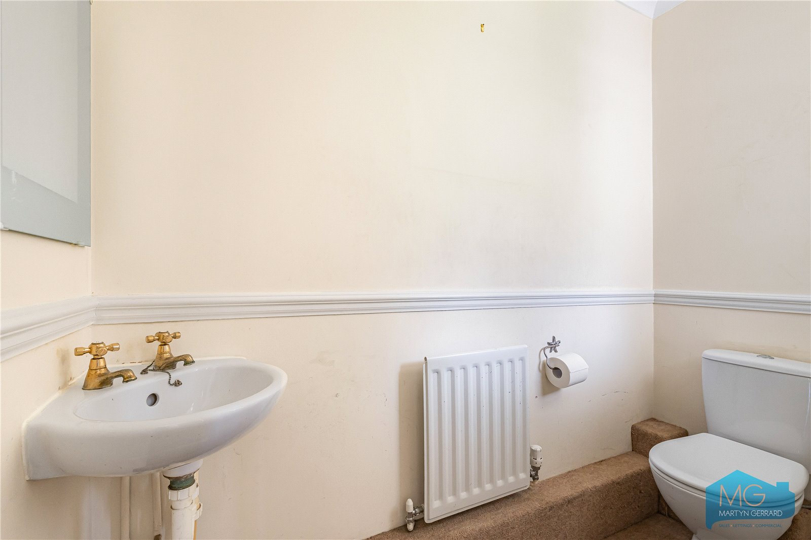 2 bedroom Terraced House for sale - Martyn Gerrard