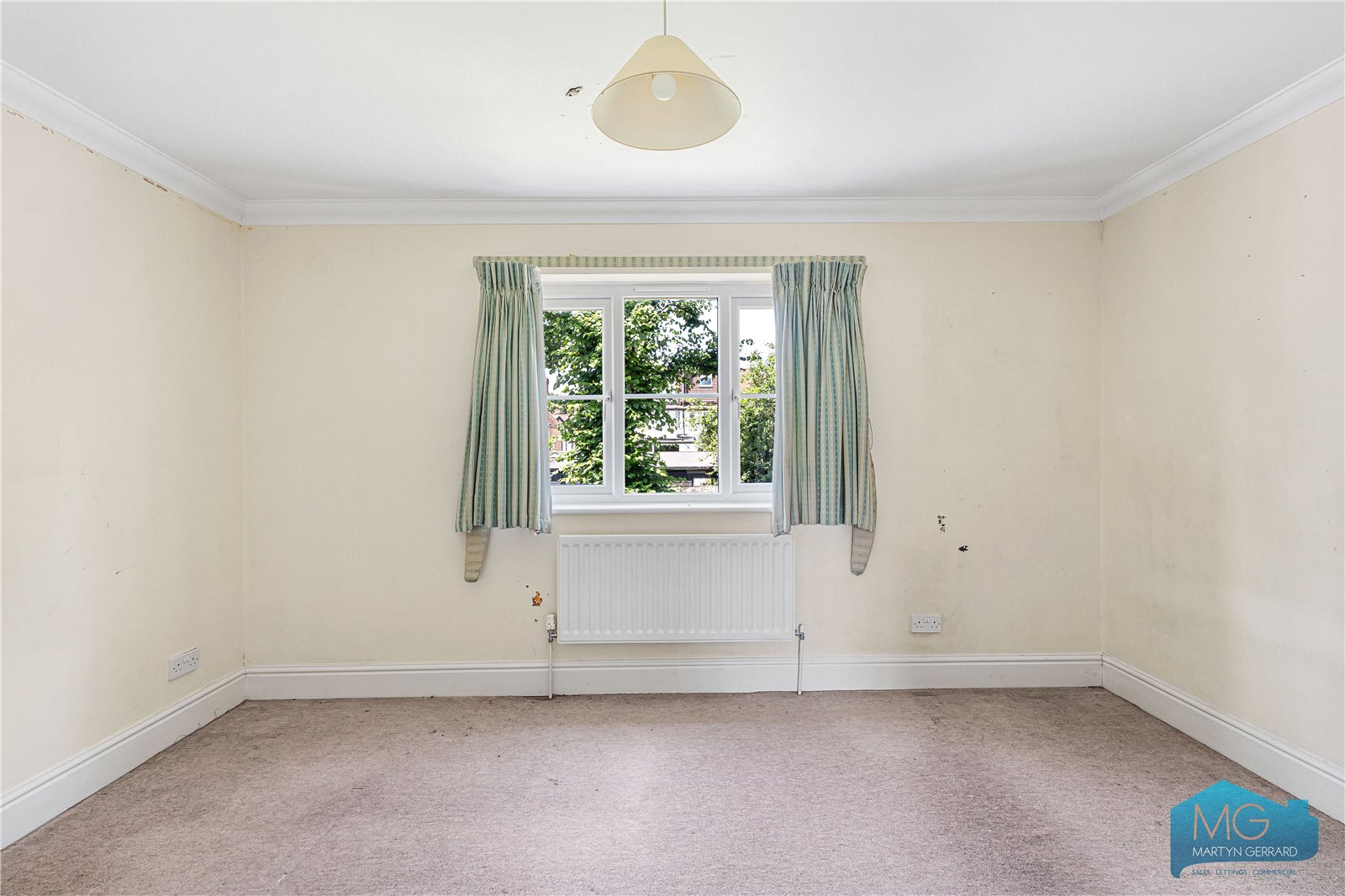2 bedroom Terraced House for sale - Martyn Gerrard