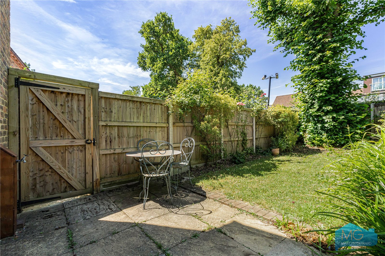 2 bedroom Terraced House for sale - Martyn Gerrard