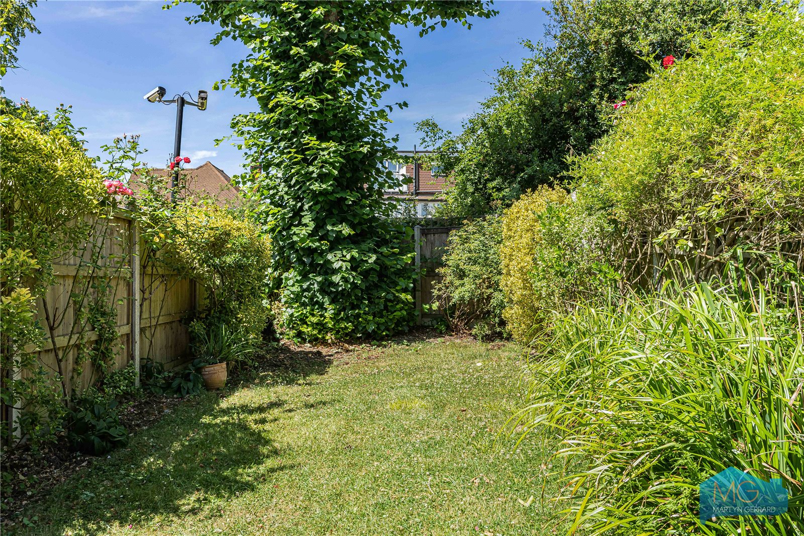 2 bedroom Terraced House for sale - Martyn Gerrard