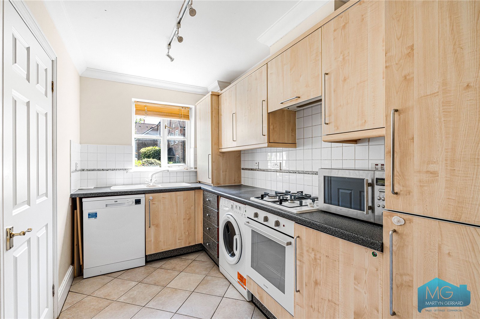 2 bedroom Terraced House for sale - Martyn Gerrard
