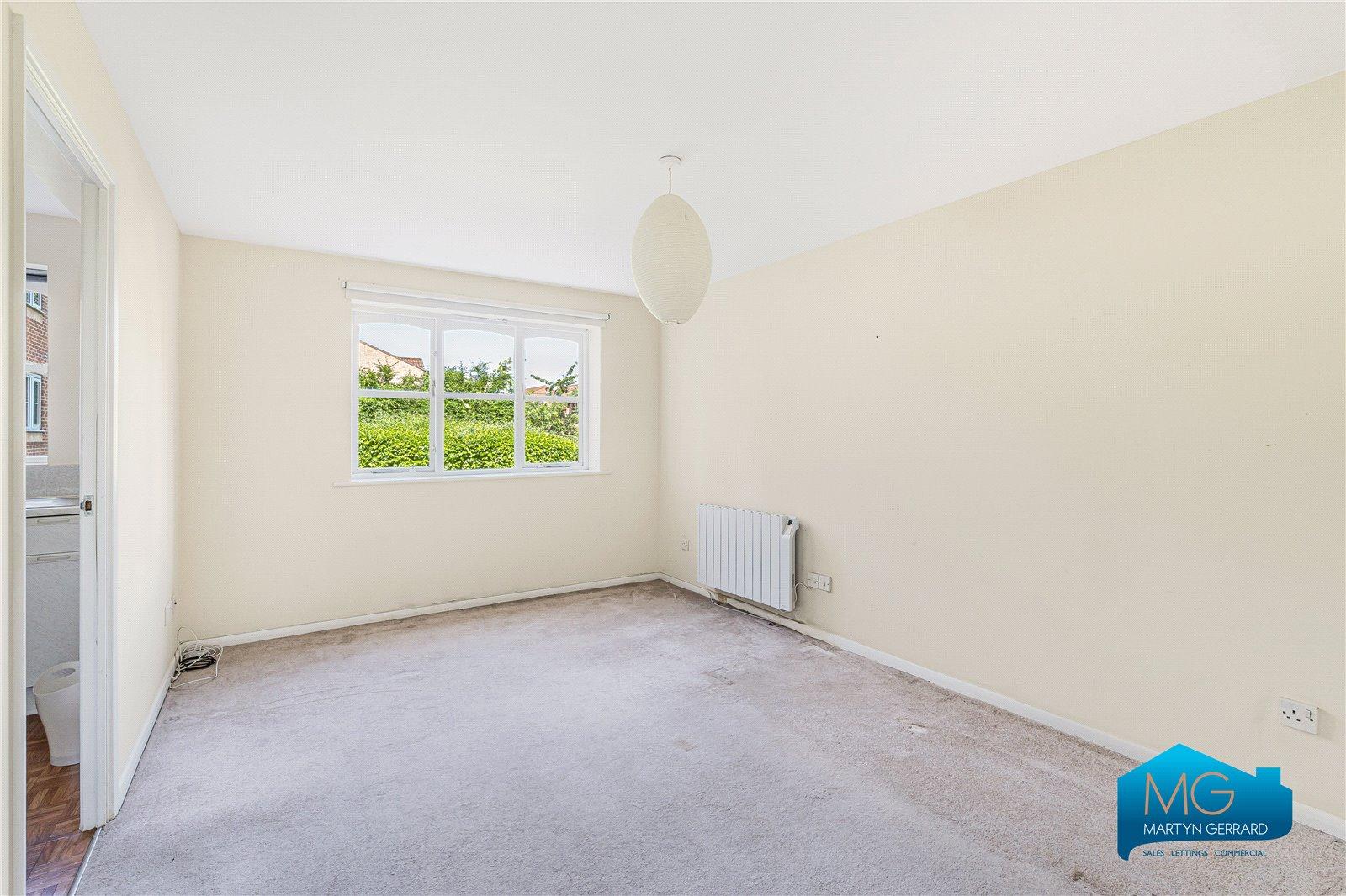 1 bedroom Ground Floor Flat to rent - Martyn Gerrard