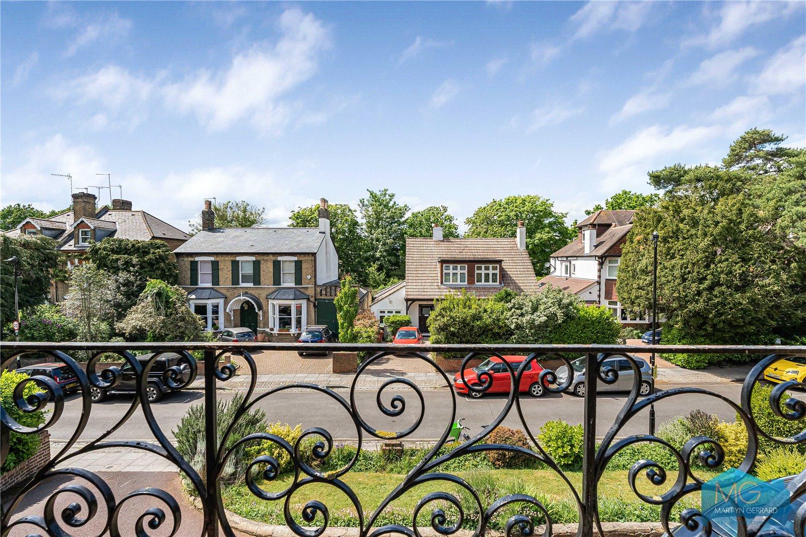 2 bedroom Apartment for sale - Martyn Gerrard