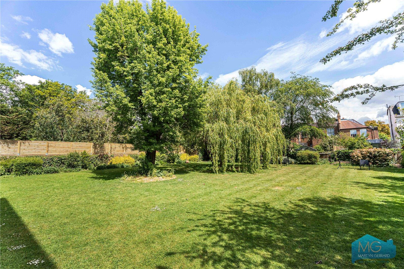 2 bedroom Apartment for sale - Martyn Gerrard