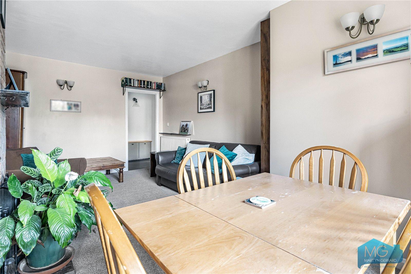 2 bedroom Apartment for sale - Martyn Gerrard