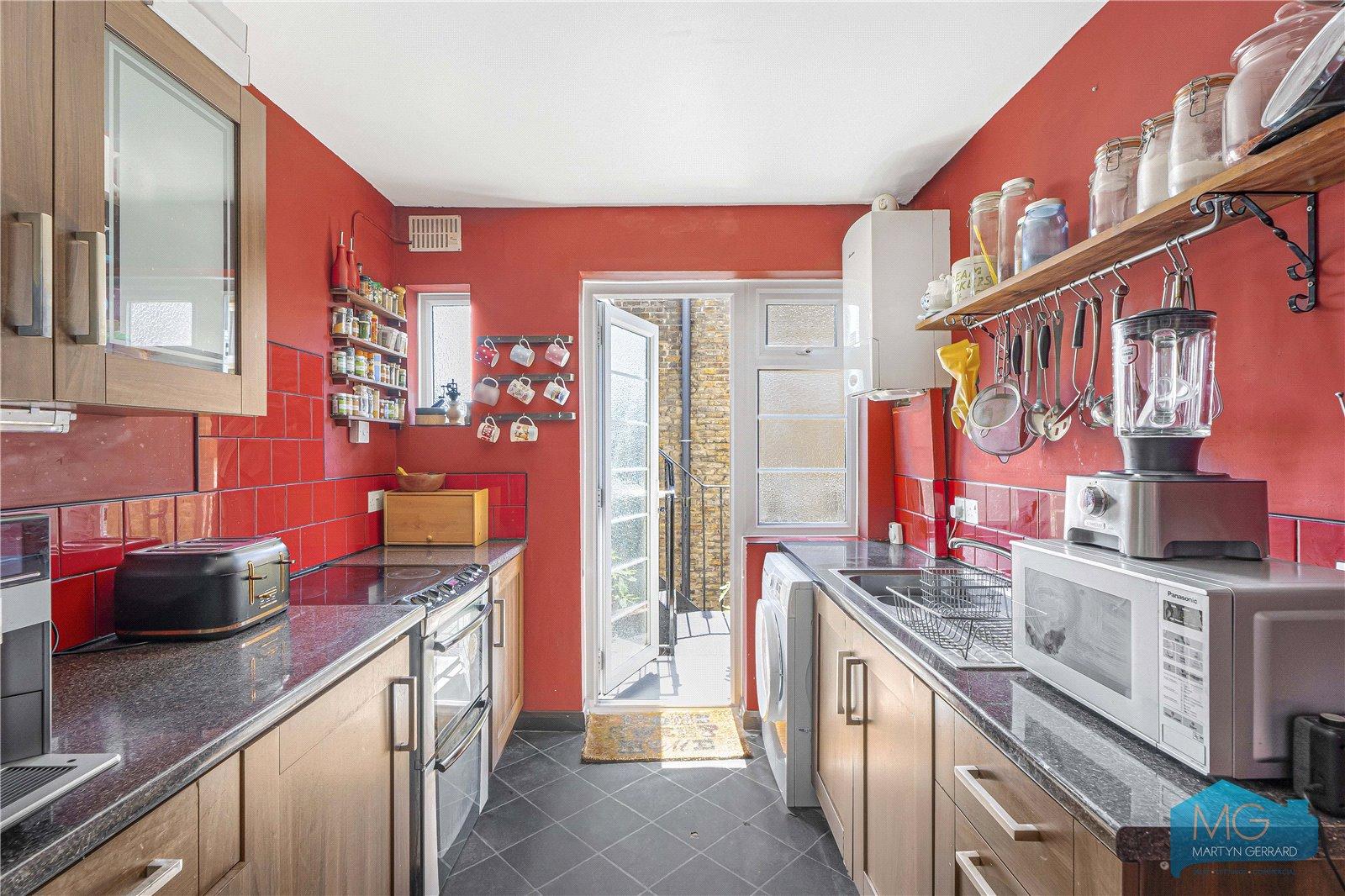 2 bedroom Apartment for sale - Martyn Gerrard