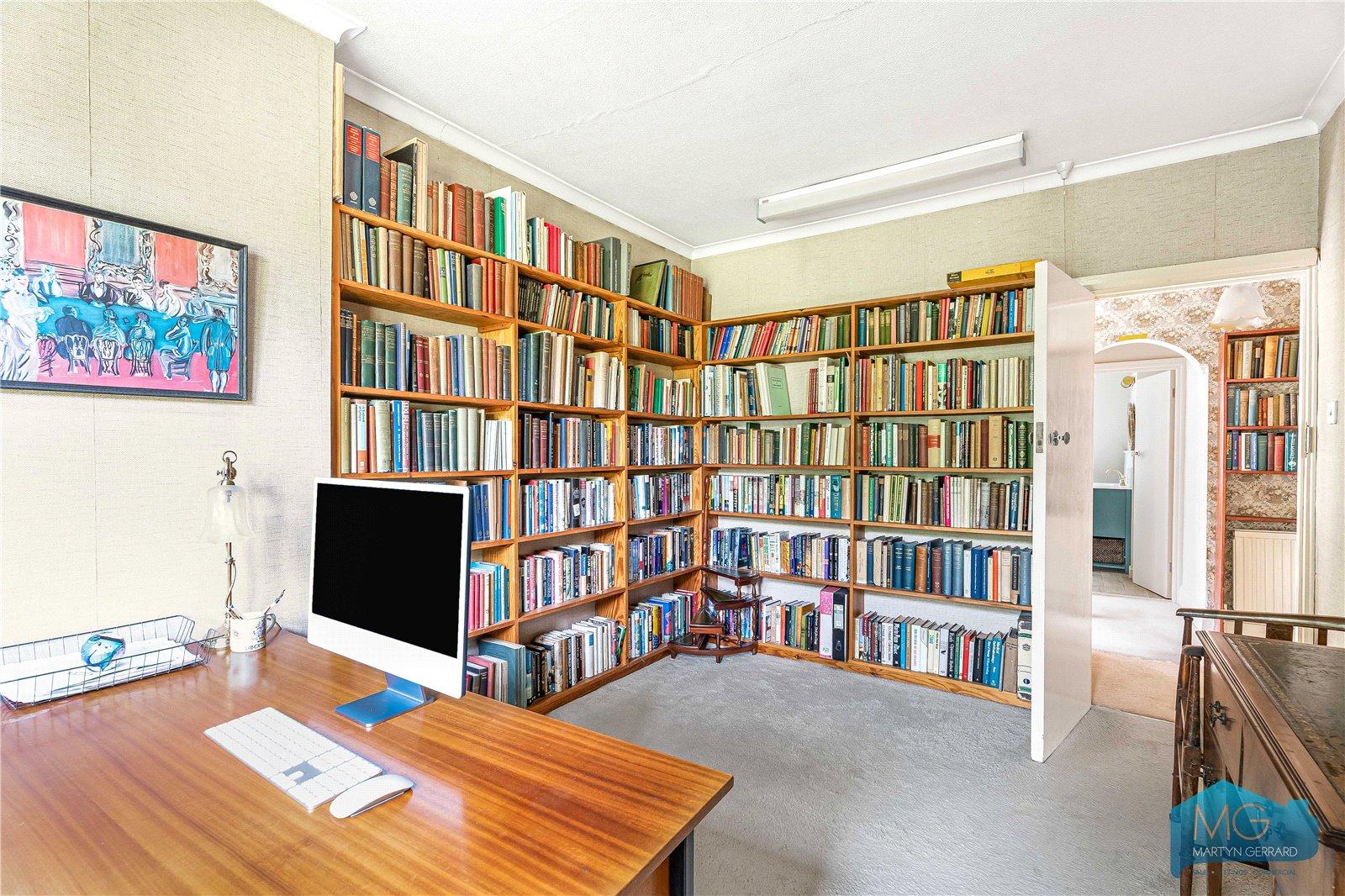 5 bedroom Semi-Detached House for sale - Martyn Gerrard