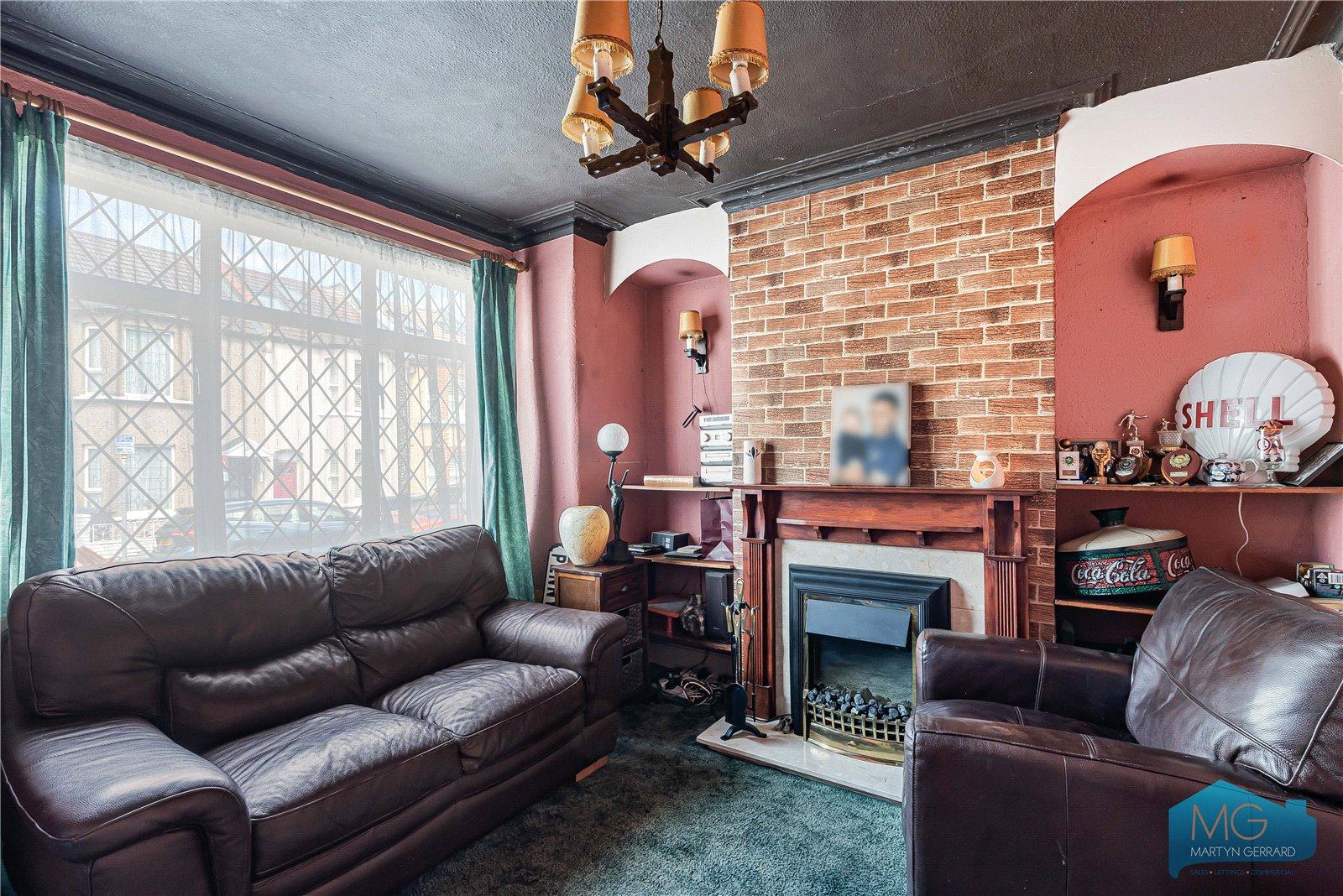 2 bedroom Terraced House for sale - Martyn Gerrard