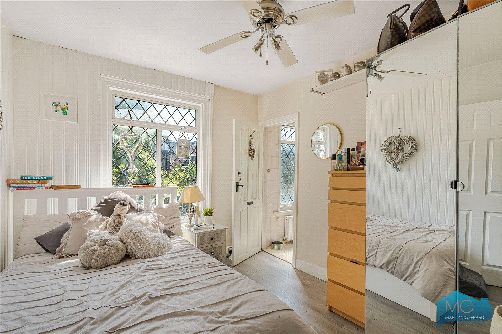 2 bedroom Terraced House for sale - Martyn Gerrard