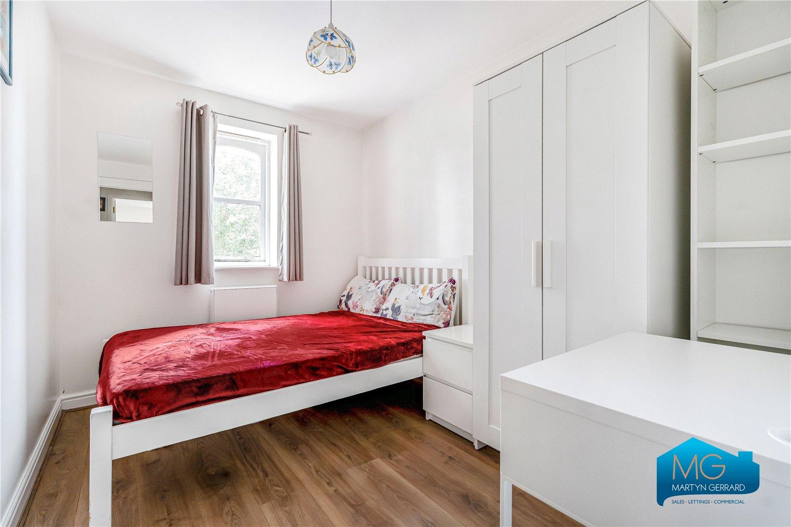 2 bedroom Apartment to rent - Martyn Gerrard