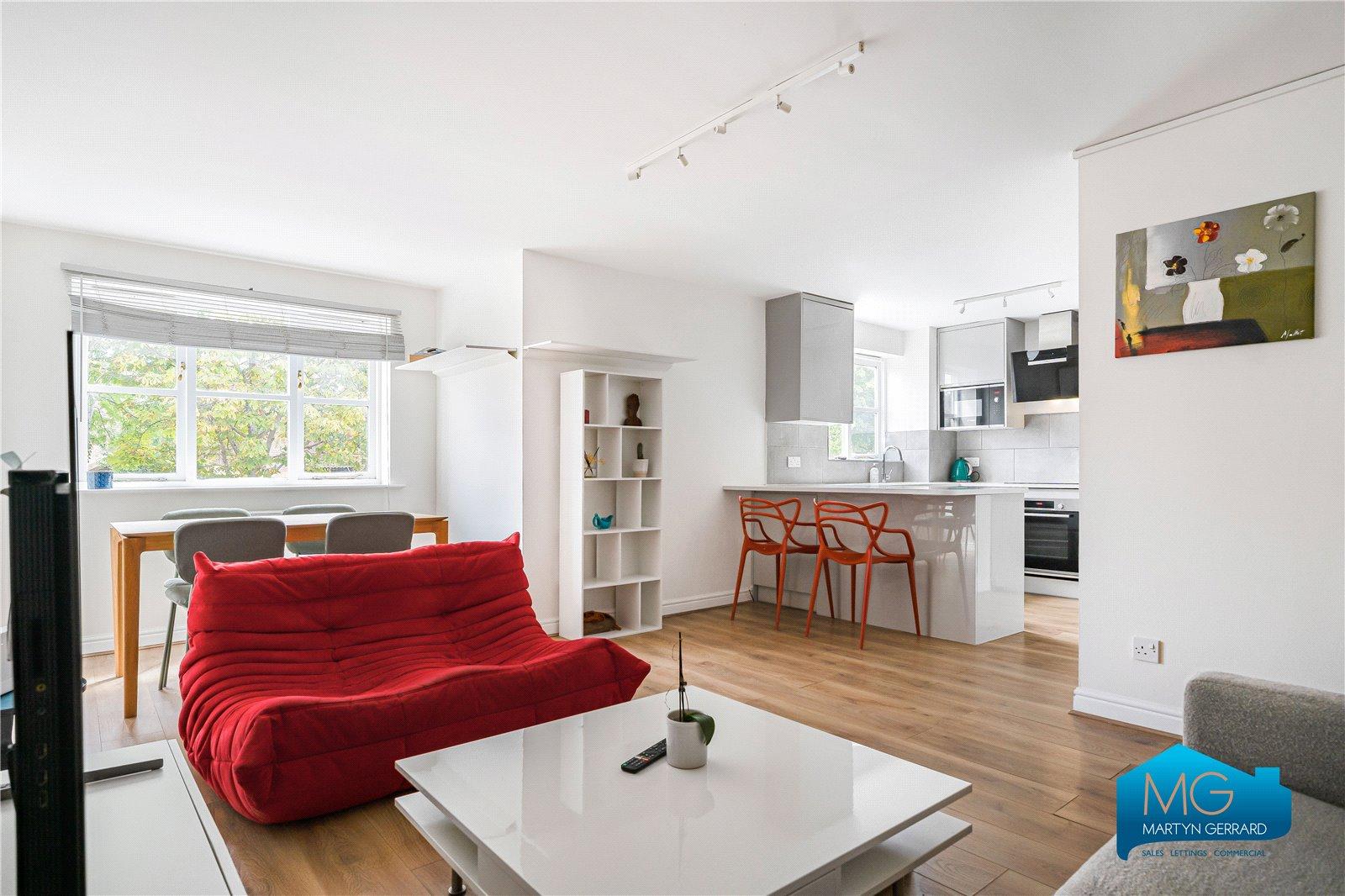 2 bedroom Apartment to rent - Martyn Gerrard
