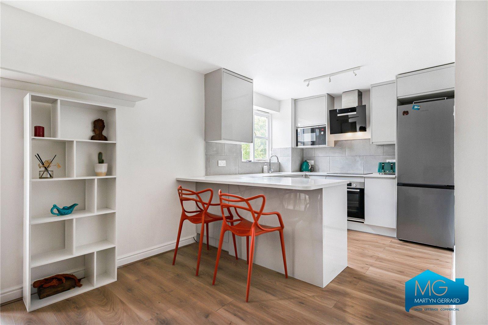 2 bedroom Apartment to rent - Martyn Gerrard