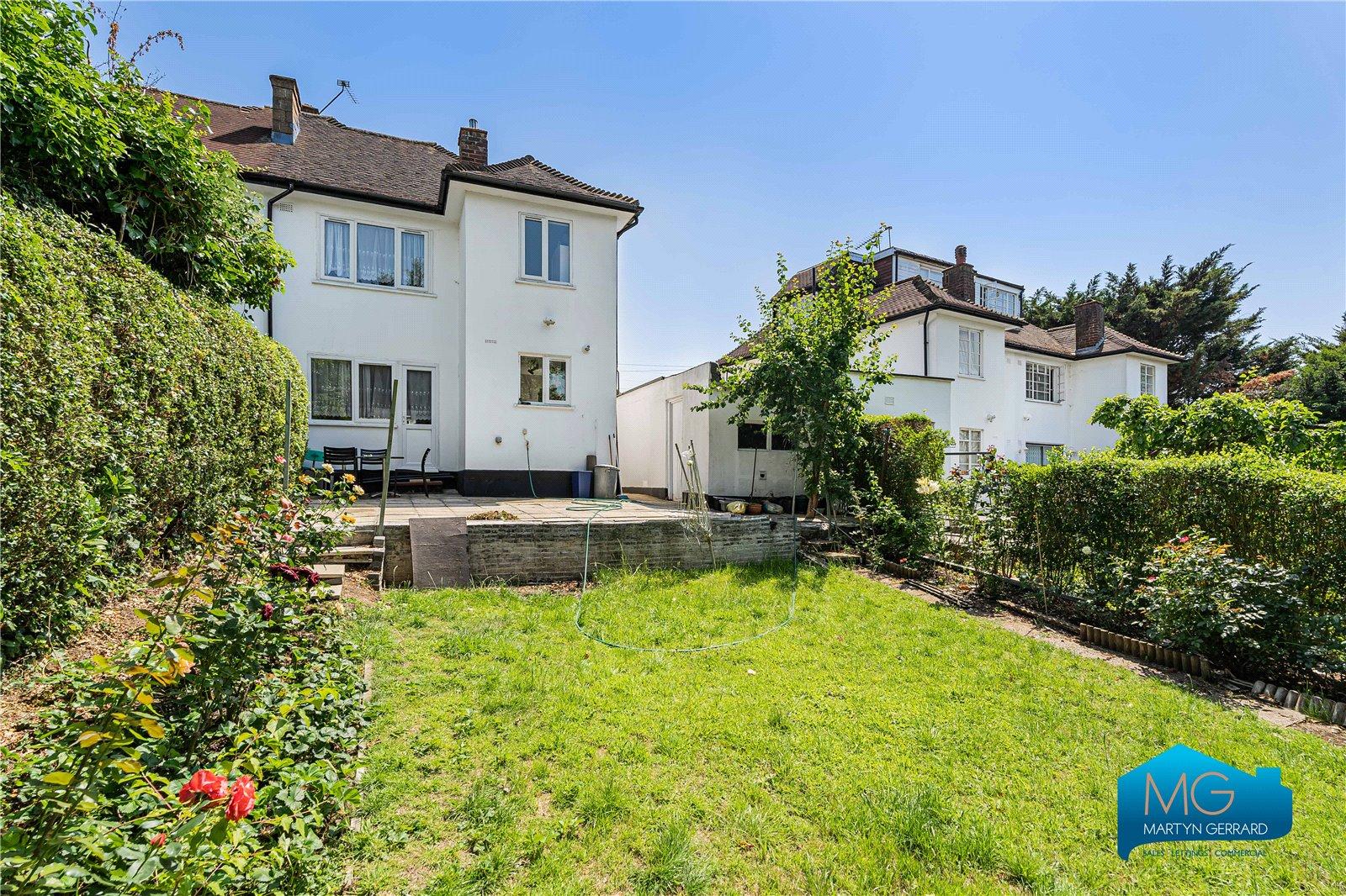 3 bedroom Semi-Detached House to rent - Martyn Gerrard