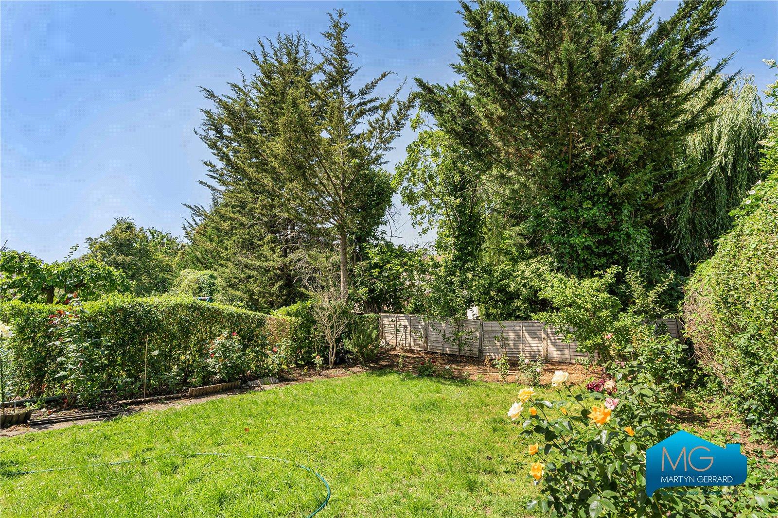 3 bedroom Semi-Detached House to rent - Martyn Gerrard