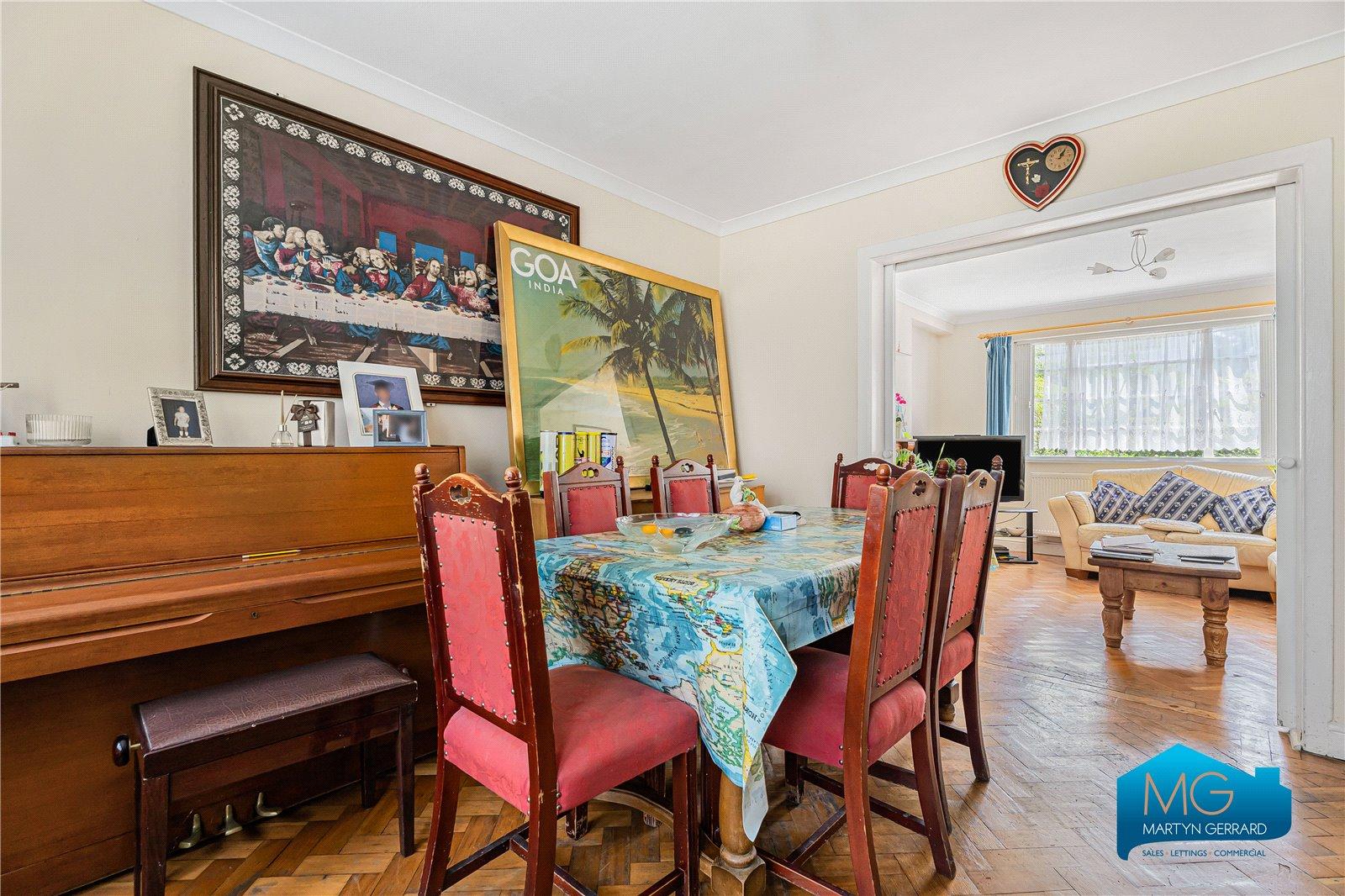 3 bedroom Semi-Detached House to rent - Martyn Gerrard