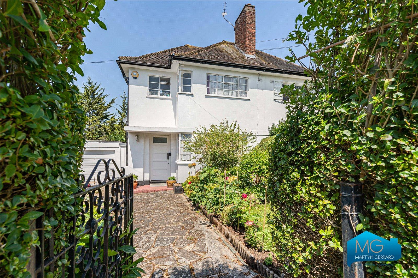 3 bedroom Semi-Detached House to rent - Martyn Gerrard