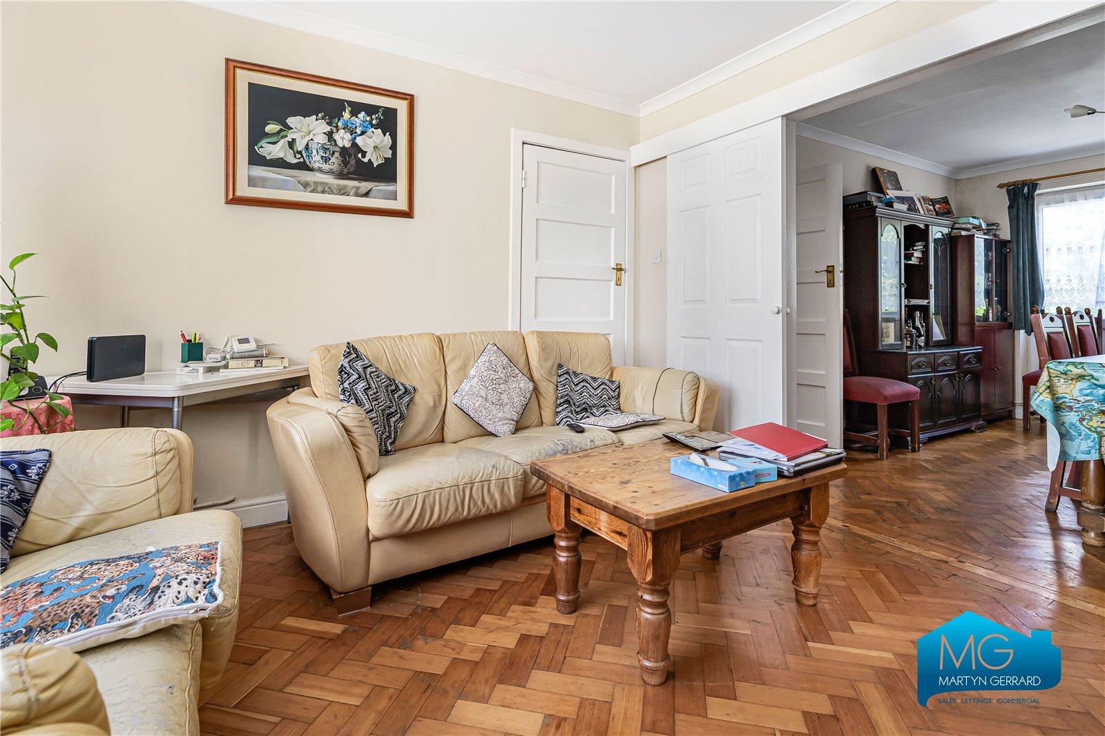 3 bedroom Semi-Detached House to rent - Martyn Gerrard