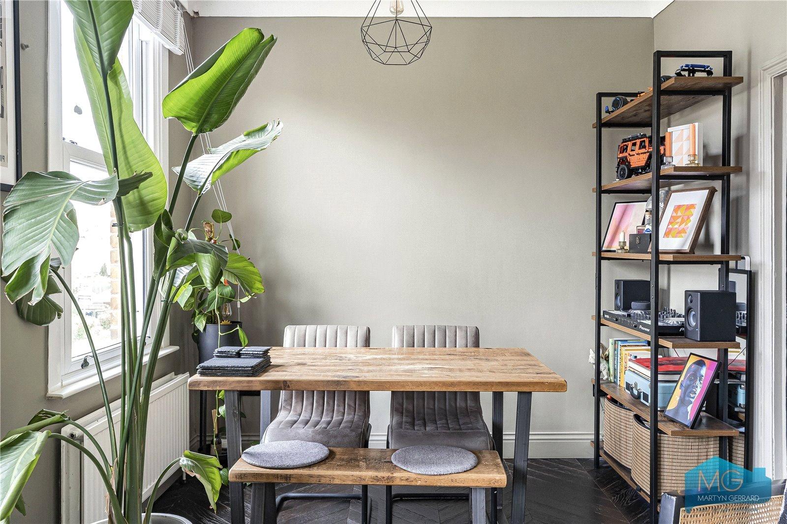 2 bedroom Maisonette to rent - Martyn Gerrard
