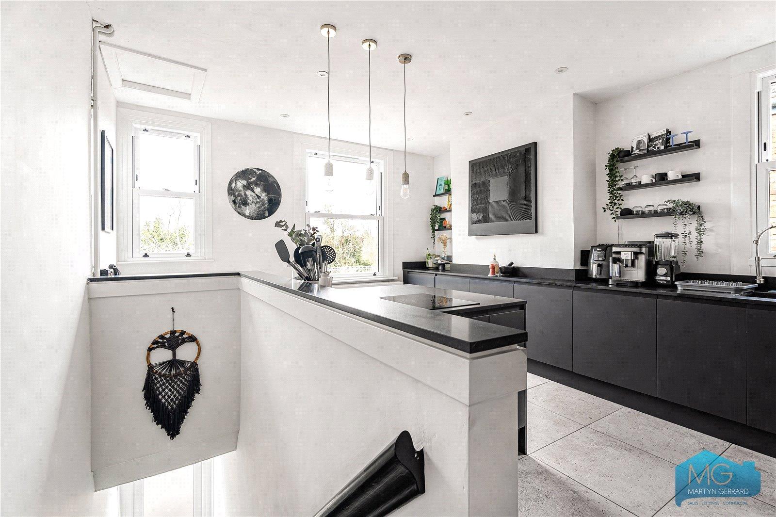 2 bedroom Maisonette to rent - Martyn Gerrard