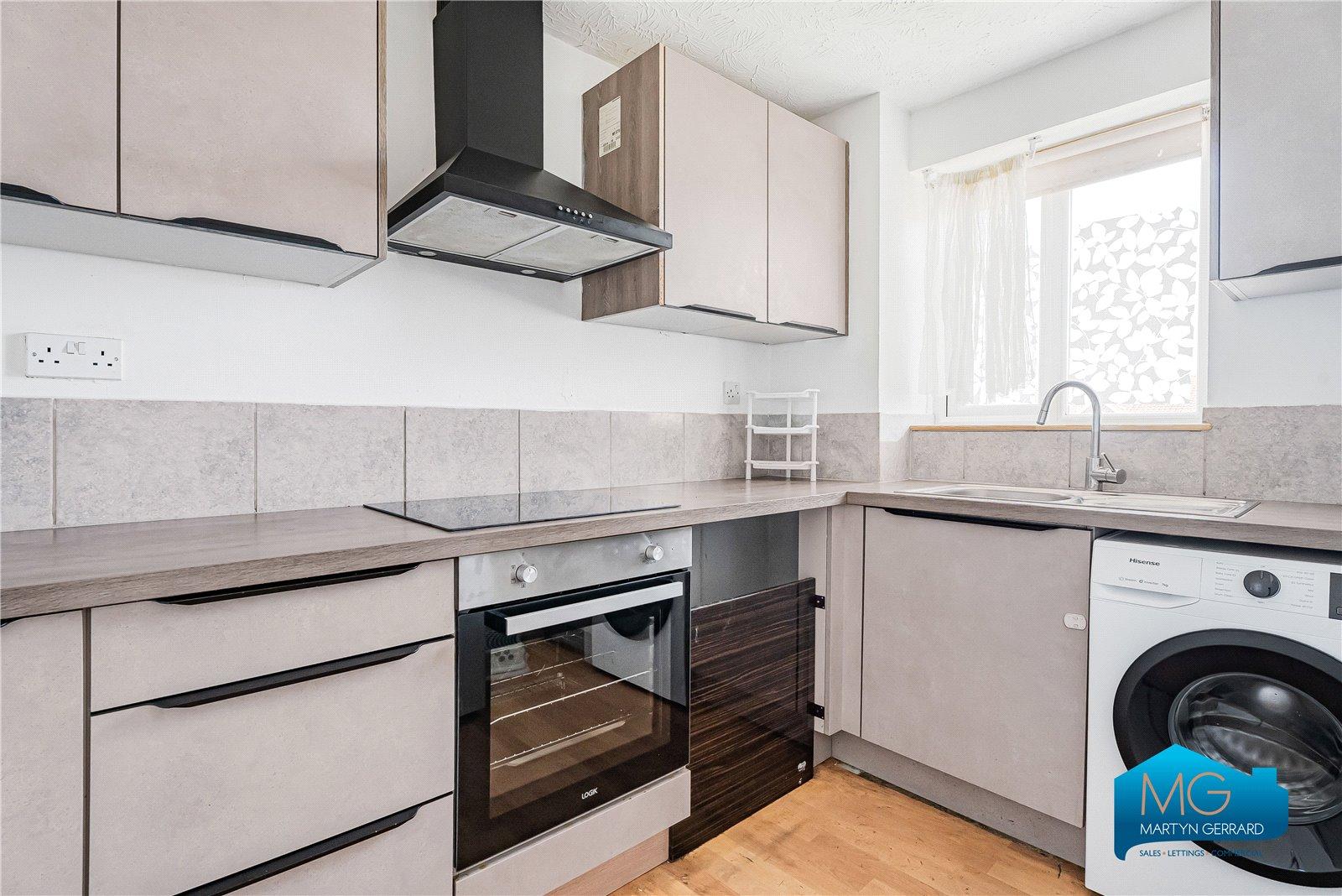 2 bedroom Apartment to rent - Martyn Gerrard