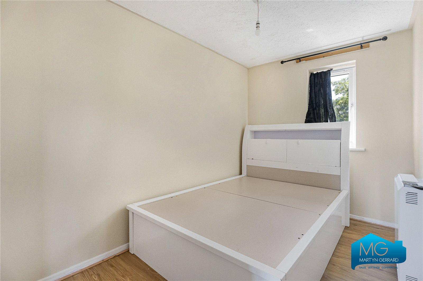 2 bedroom Apartment to rent - Martyn Gerrard