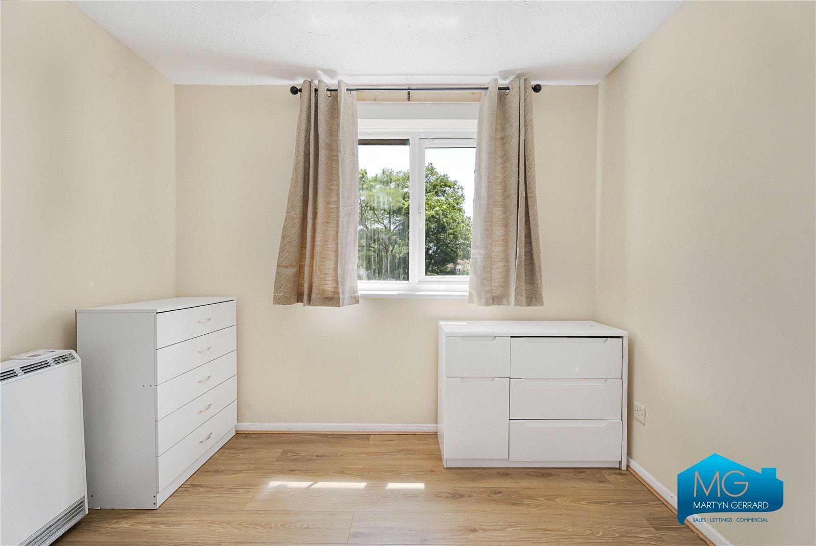 2 bedroom Apartment to rent - Martyn Gerrard
