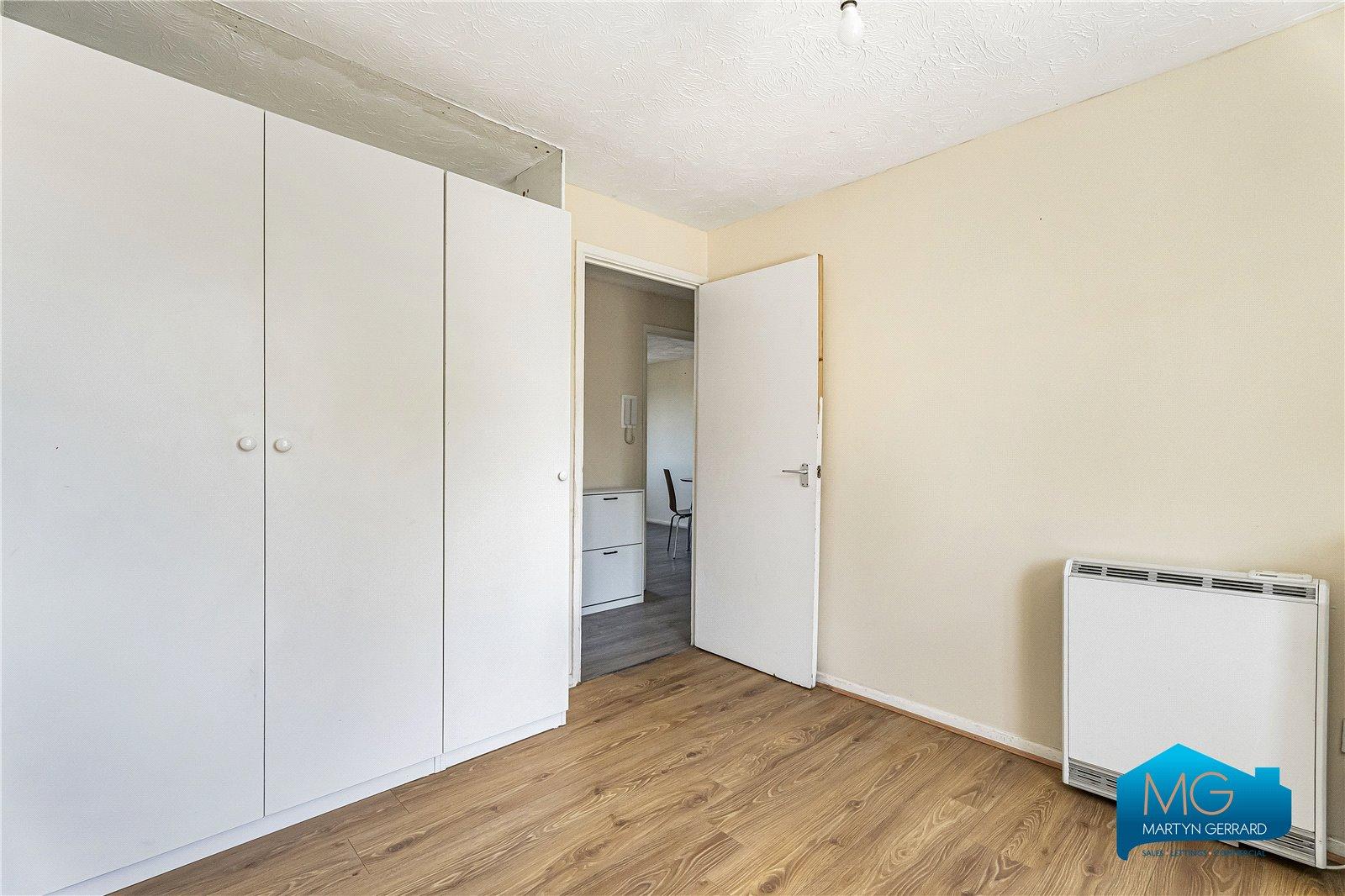 2 bedroom Apartment to rent - Martyn Gerrard