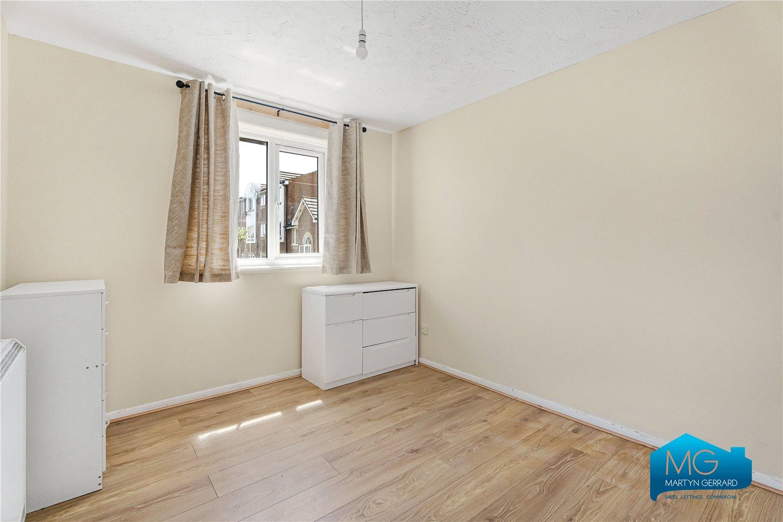 2 bedroom Apartment to rent - Martyn Gerrard