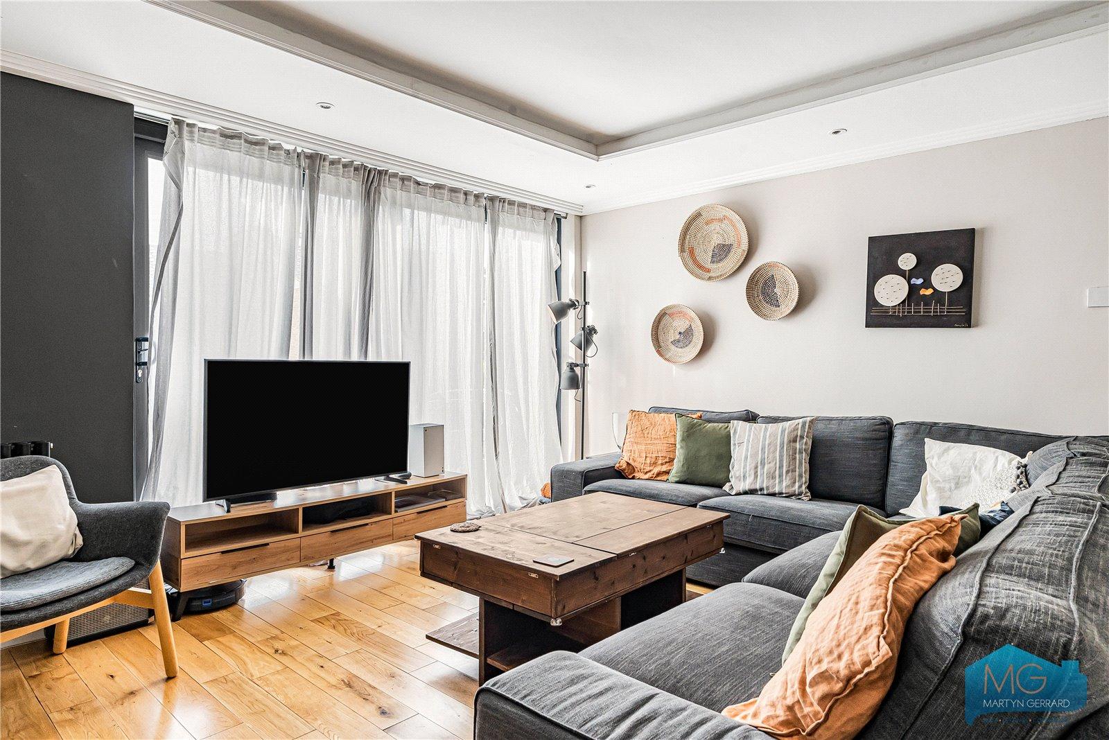 4 bedroom End of Terrace House for sale - Martyn Gerrard