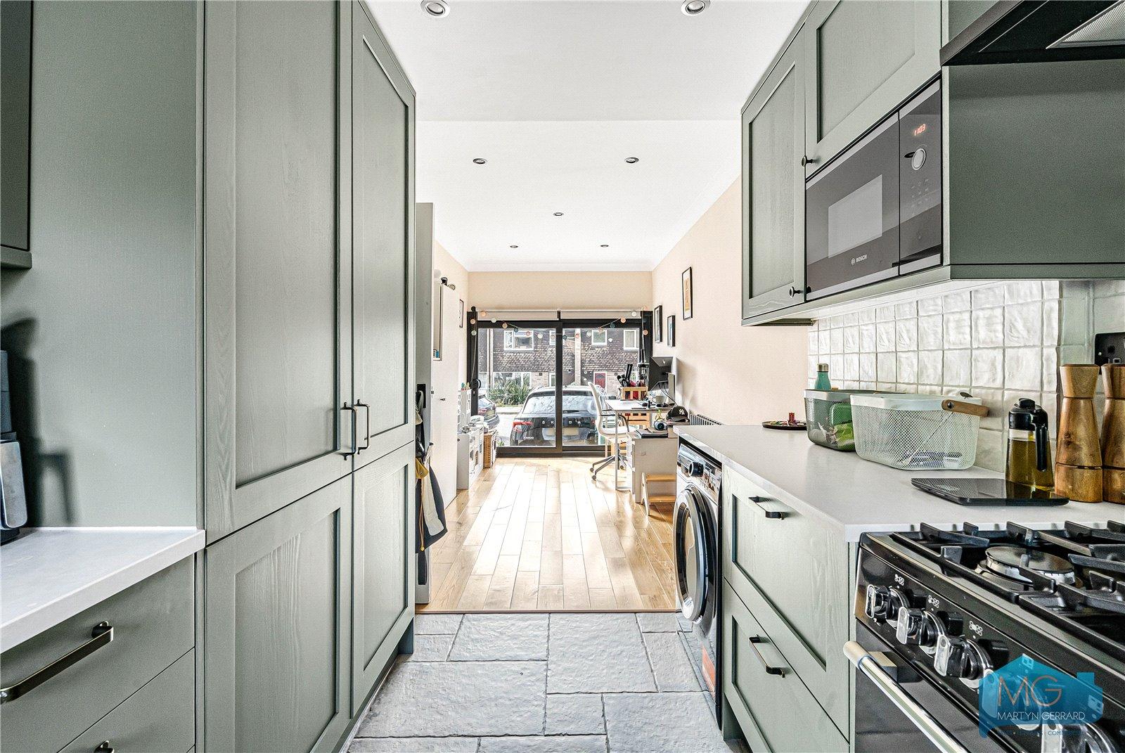 4 bedroom End of Terrace House for sale - Martyn Gerrard