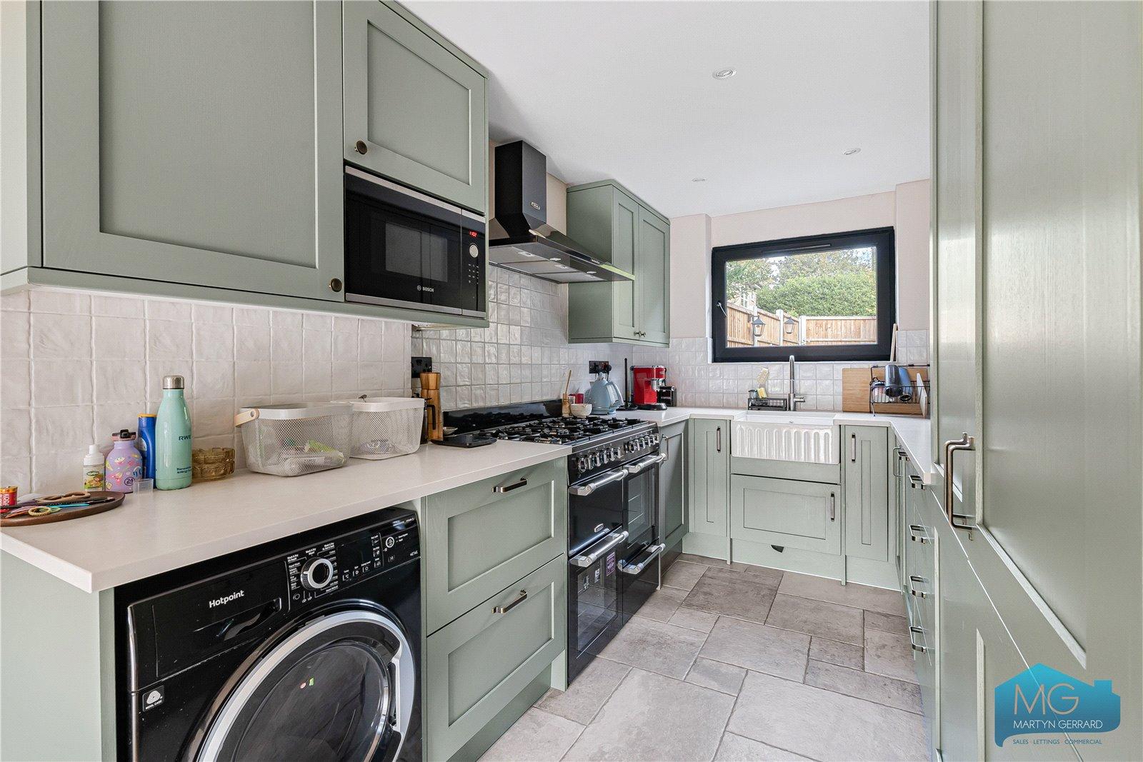 4 bedroom End of Terrace House for sale - Martyn Gerrard