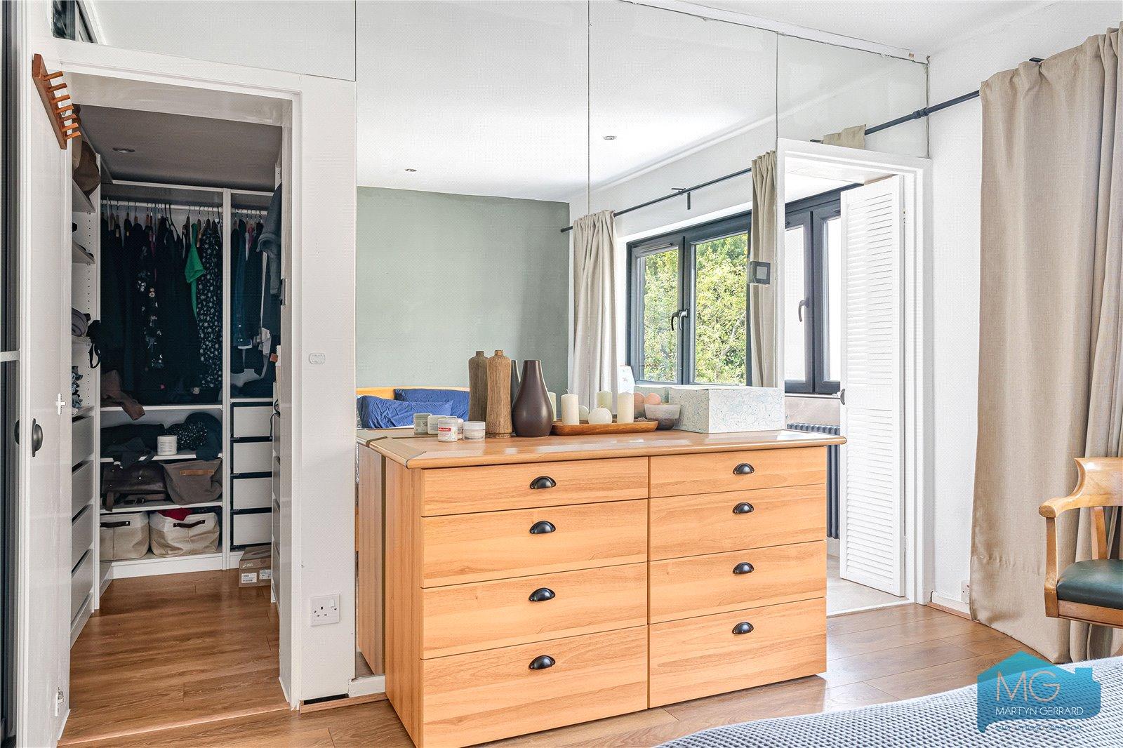 4 bedroom End of Terrace House for sale - Martyn Gerrard
