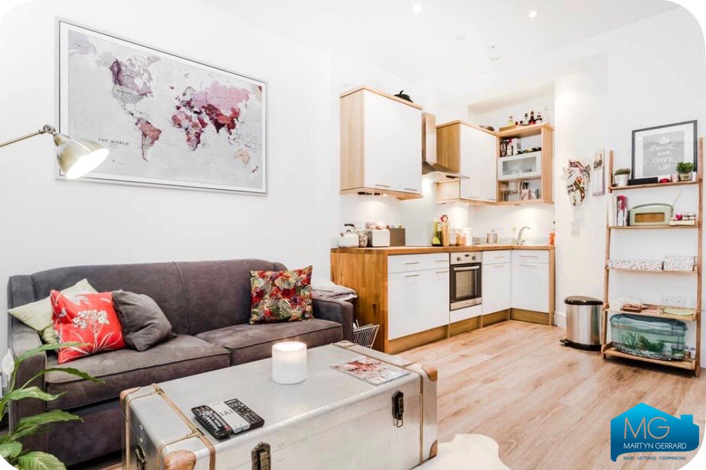 1 bedroom Apartment for sale - Martyn Gerrard
