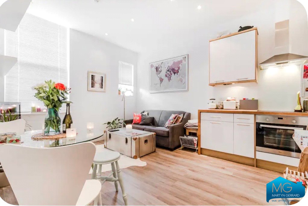 1 bedroom Apartment for sale - Martyn Gerrard