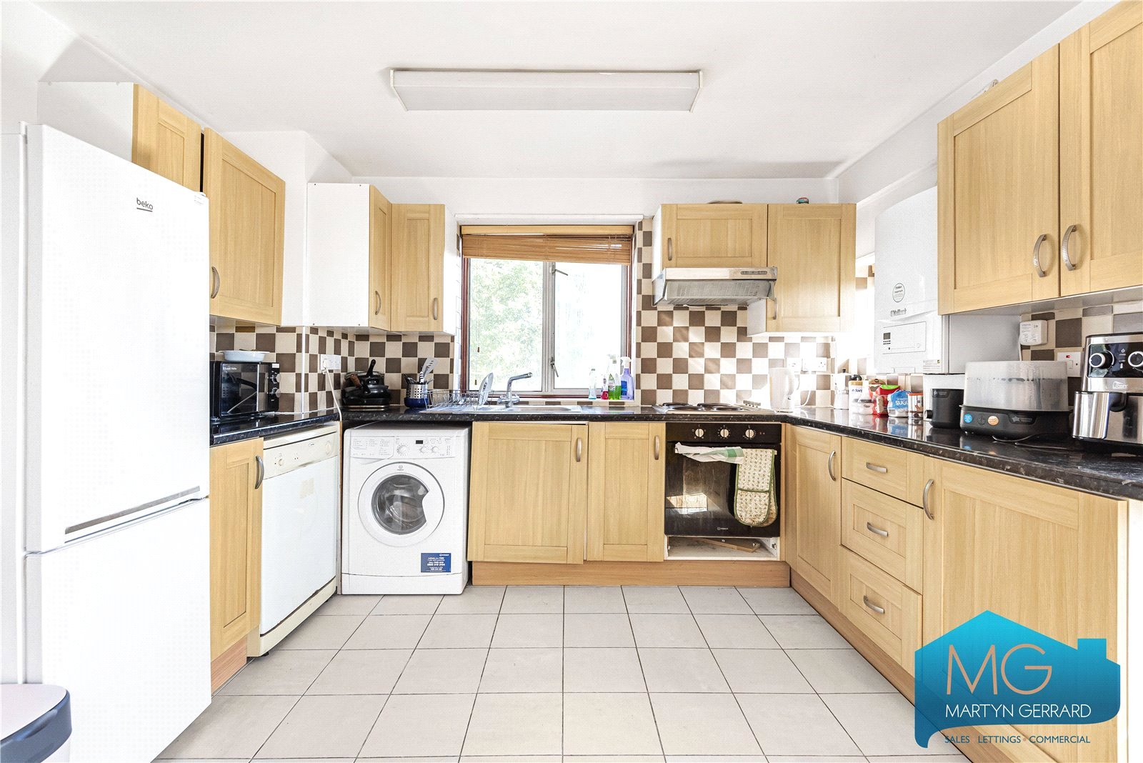 Great North Road, East Finchley, London, N2+  - Martyn Gerrard