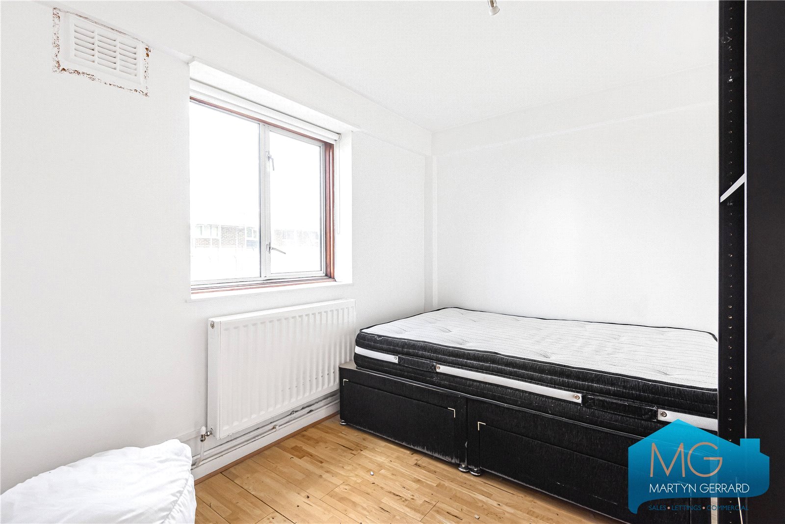 3 bedroom Apartment to rent - Martyn Gerrard
