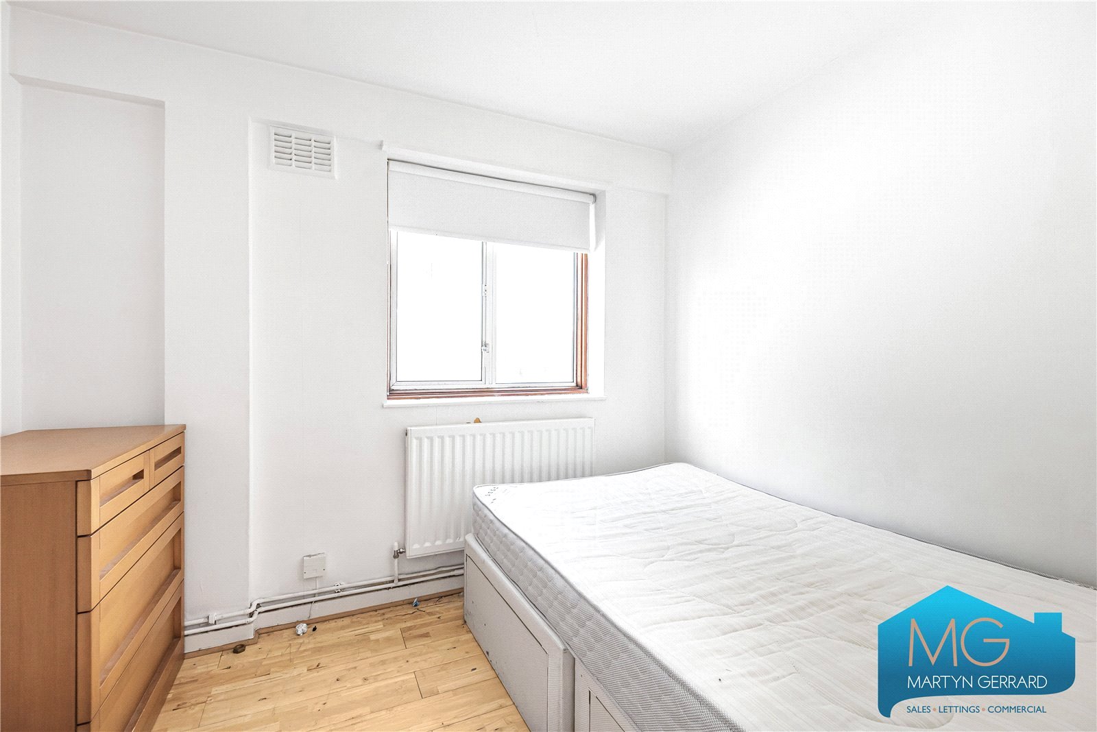 3 bedroom Apartment to rent - Martyn Gerrard