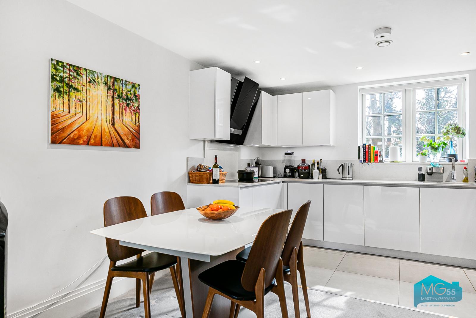 1 bedroom Ground Floor Flat to rent - Martyn Gerrard