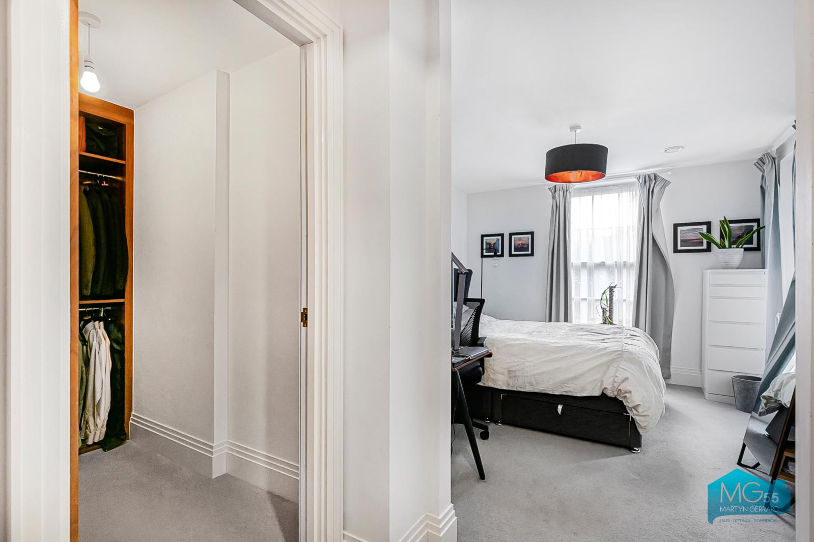 1 bedroom Ground Floor Flat to rent - Martyn Gerrard