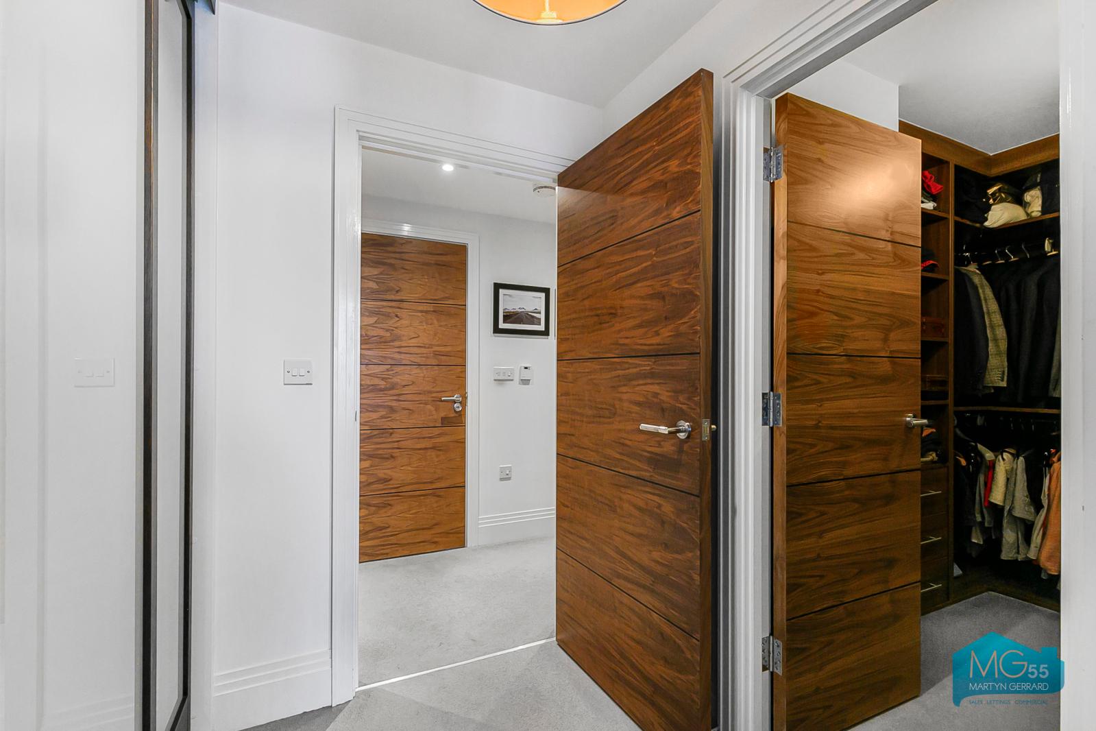 1 bedroom Ground Floor Flat to rent - Martyn Gerrard