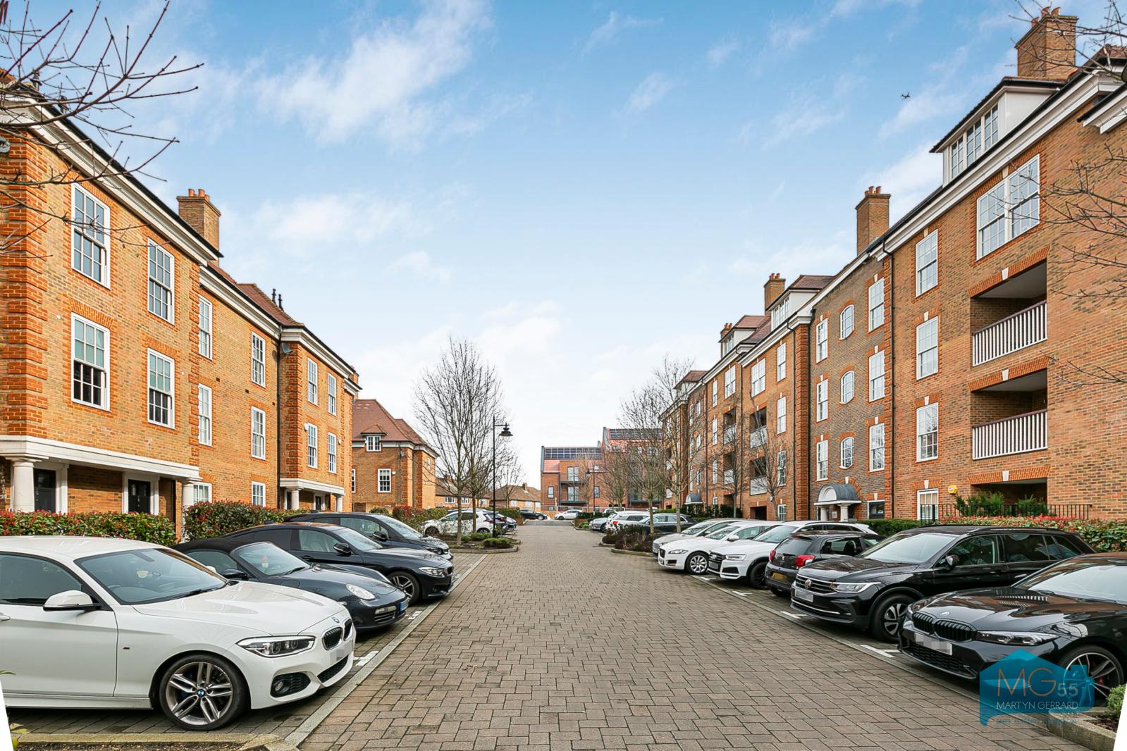 1 bedroom Ground Floor Flat to rent - Martyn Gerrard