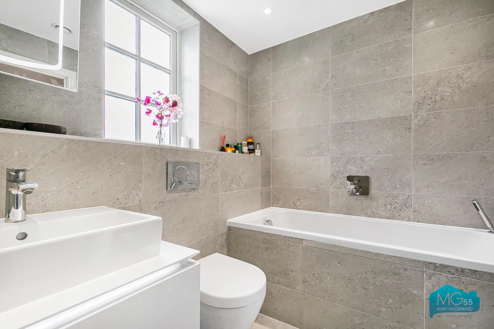 1 bedroom Ground Floor Flat to rent - Martyn Gerrard
